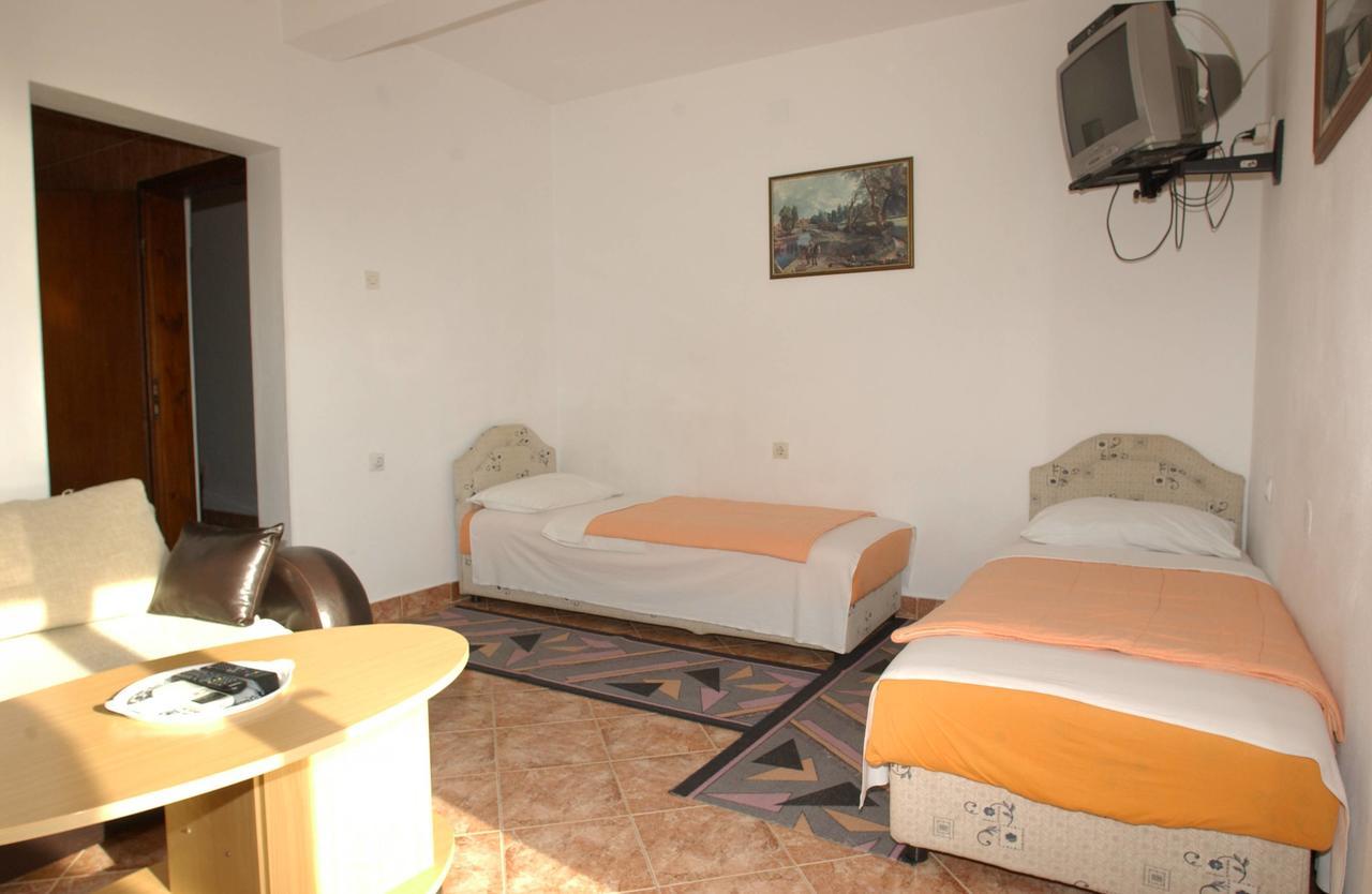 Mm Kovacevic Apartments Petrovac Exterior foto